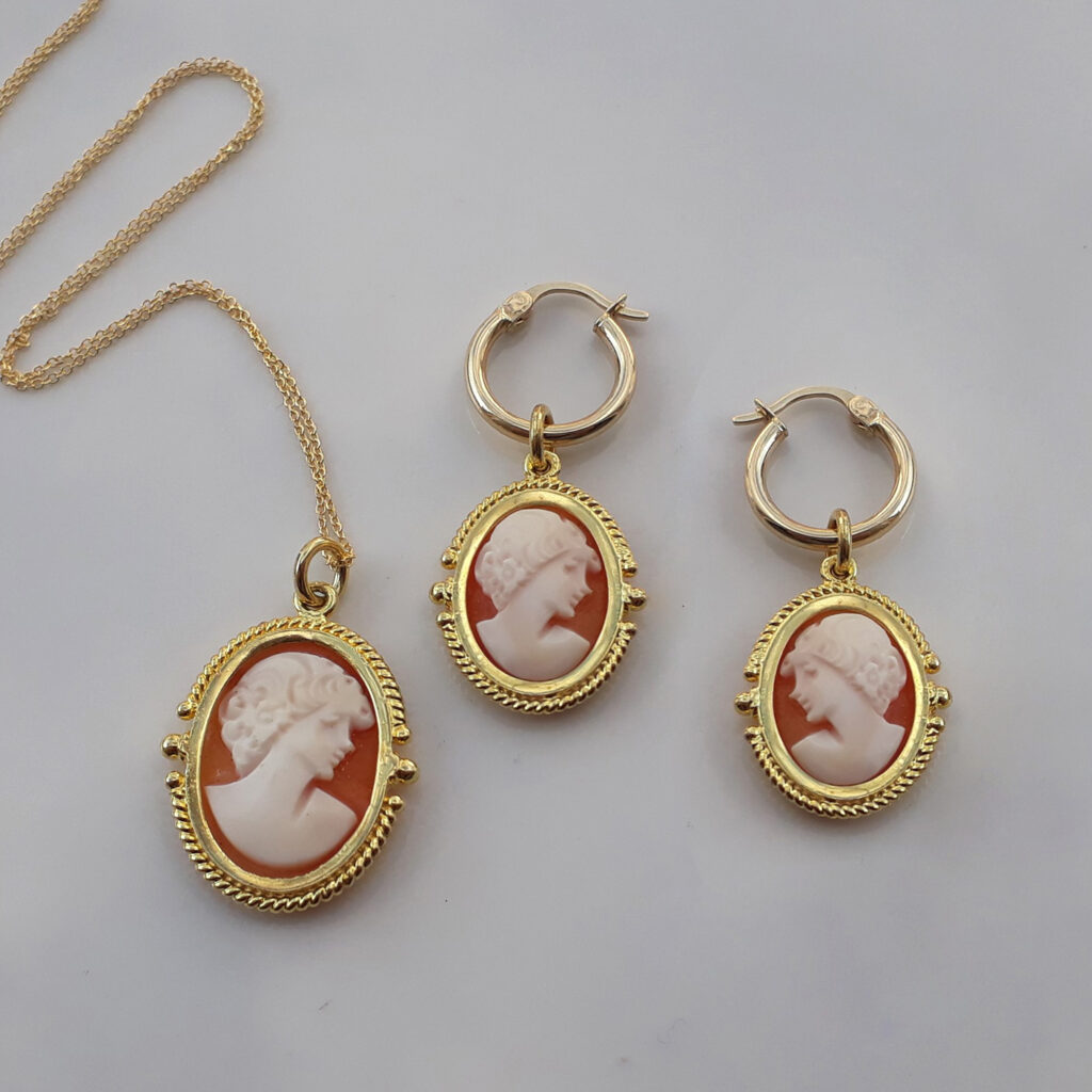 Cameo, the most romantic jewelry