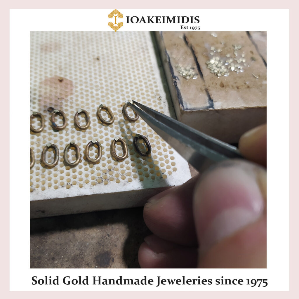 Solid gold handmade jewelries since 1975