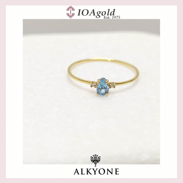 Gold ring 14k Blue Topaz pear stone with 2 diamonds