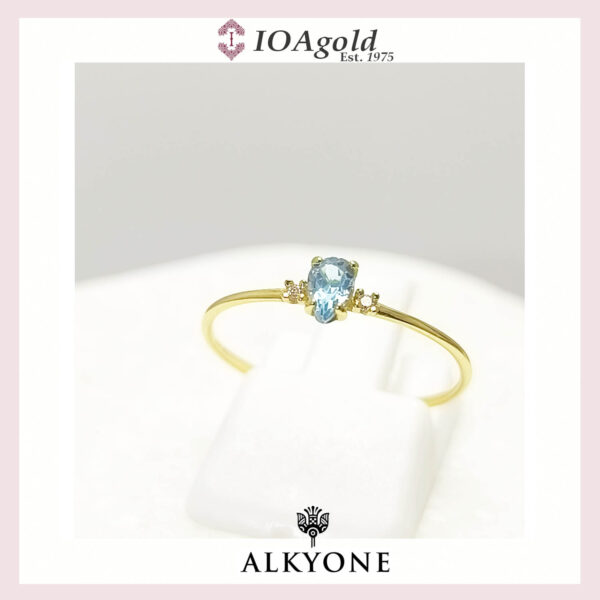 Gold ring 14k Blue Topaz pear stone with 2 diamonds