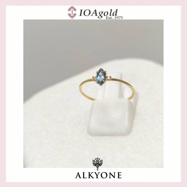 Gold ring 14k with Blue Topaz navette stone and 2 diamonds