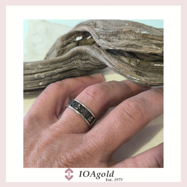 Siver ring -Skull and cross