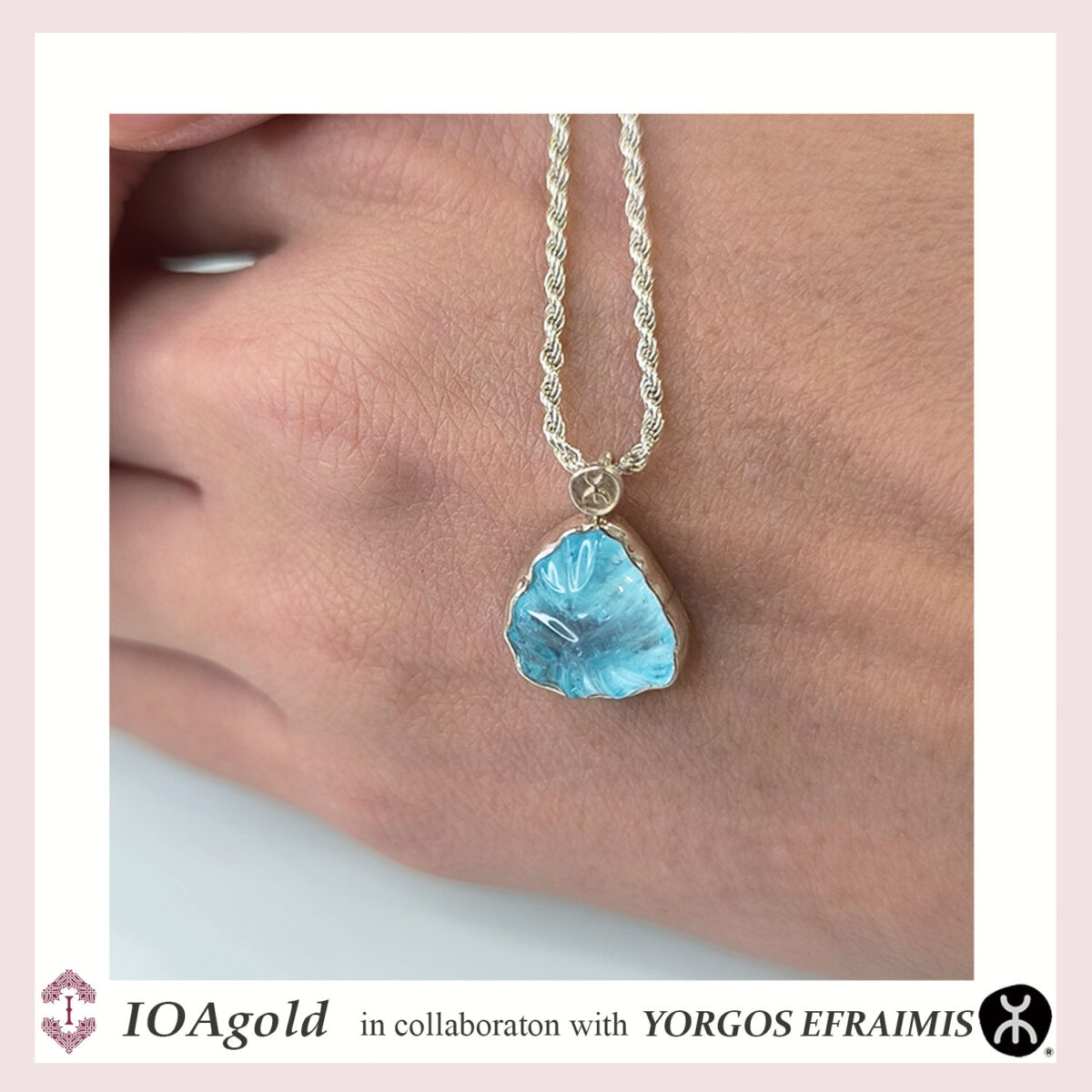 Efr- silver pendant Blue Topa close up