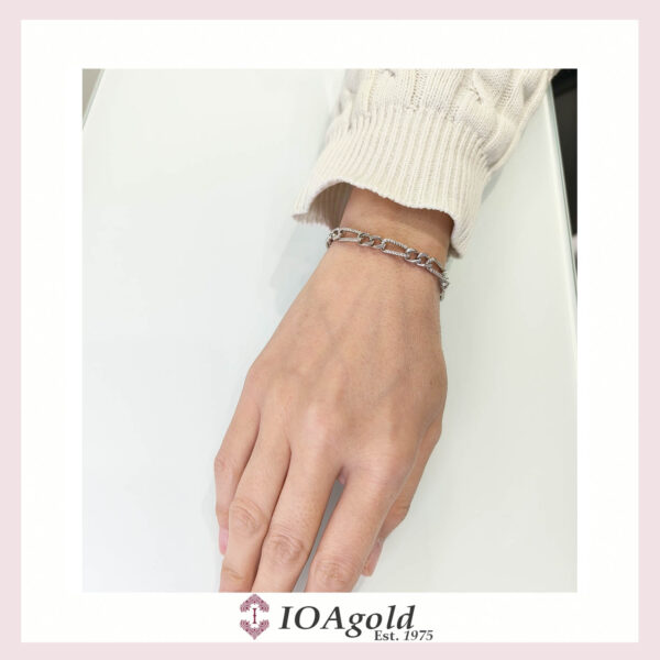 Silver fashion bracelet with zirconia stones