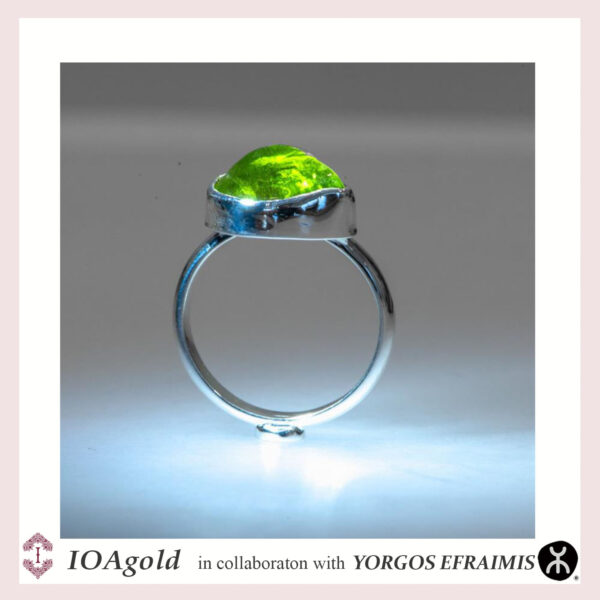 Silver ring Peridot stone