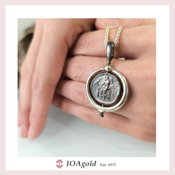 Great Alexander double face necklace