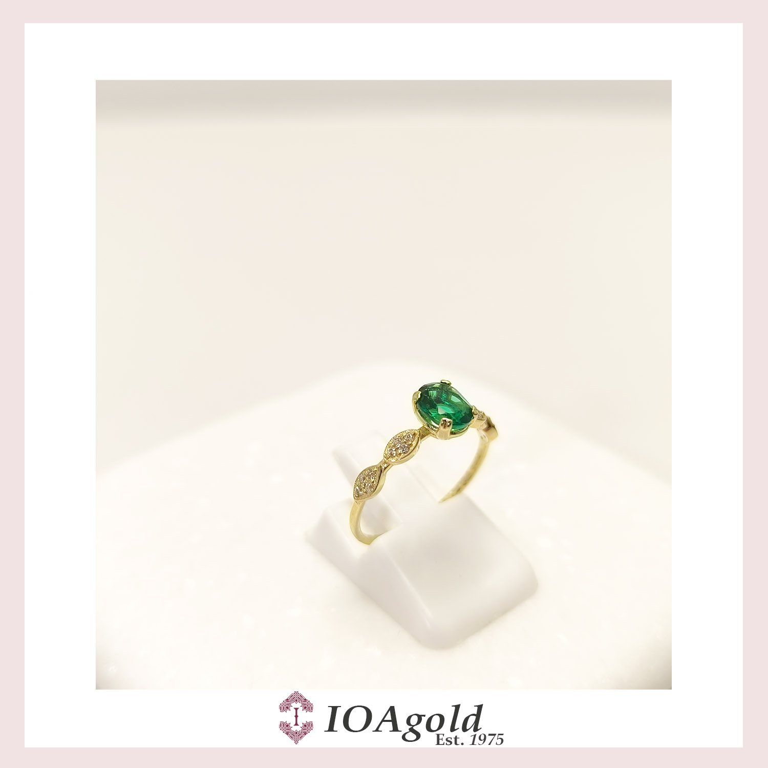 petit ring Green oval + 4 parts white a