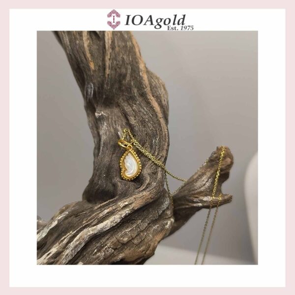 Gold pendant 14k with mother of pearl- Angel wing