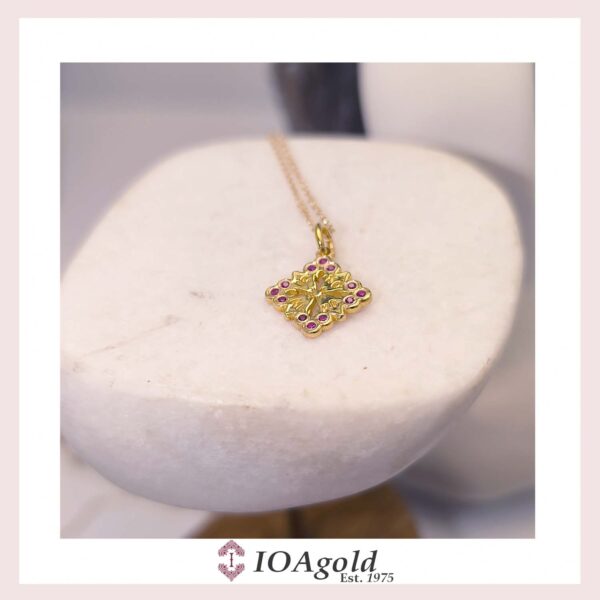 Gold pendant – Psw2.b-white-ruby stones